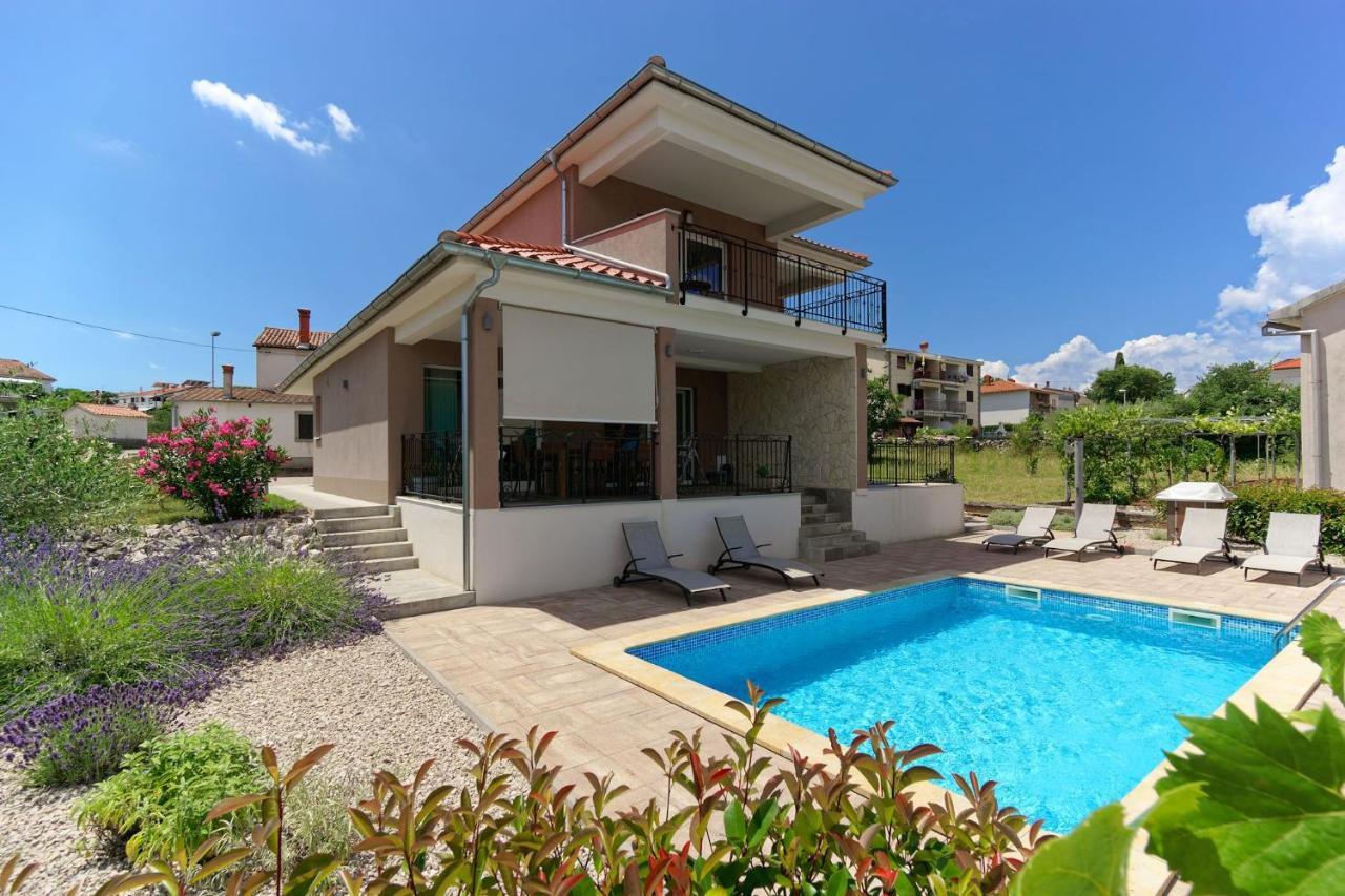Villa Nerium Malinska Exterior photo