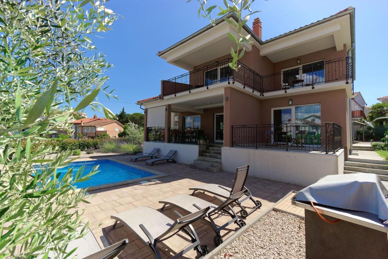 Villa Nerium Malinska Exterior photo