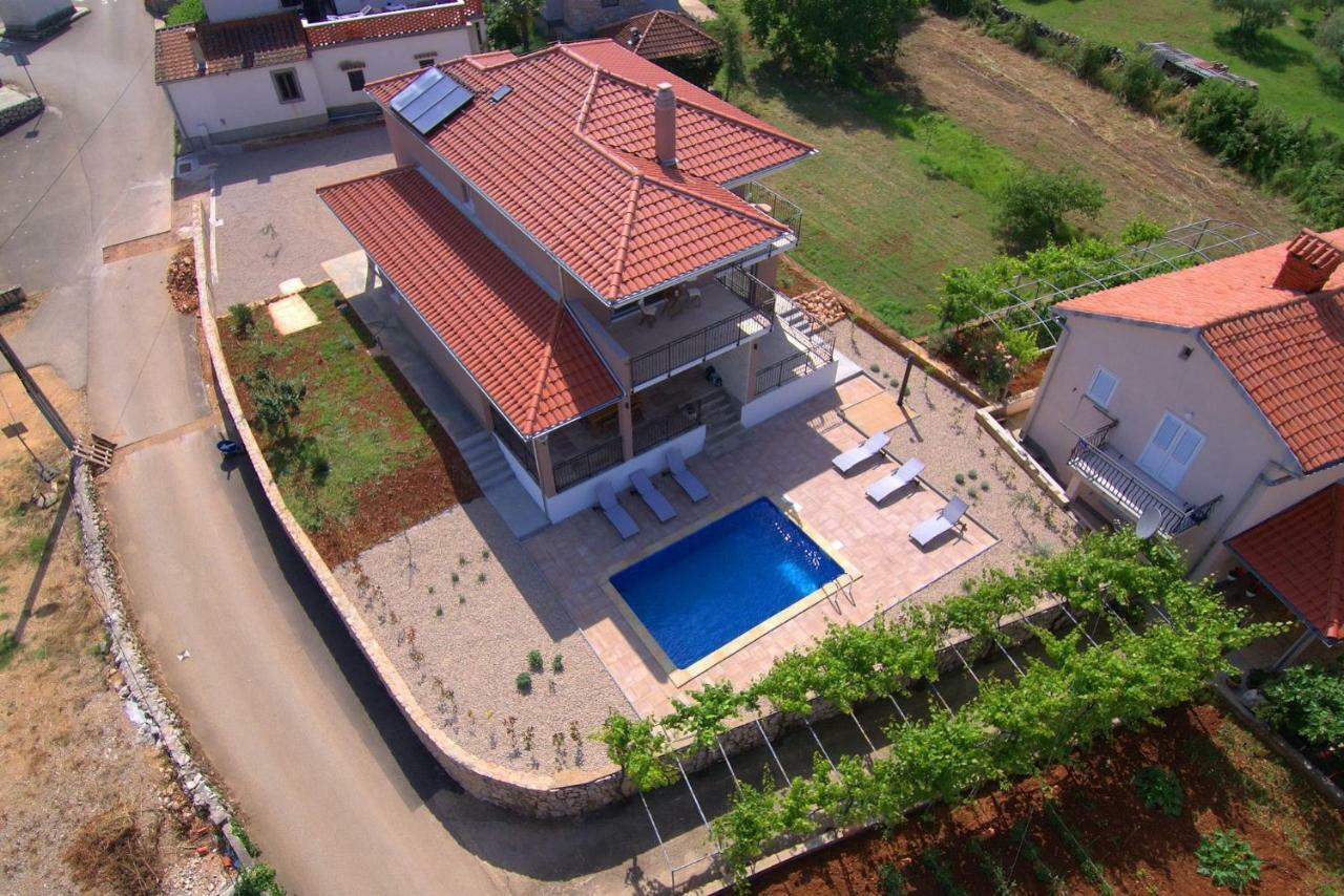 Villa Nerium Malinska Exterior photo